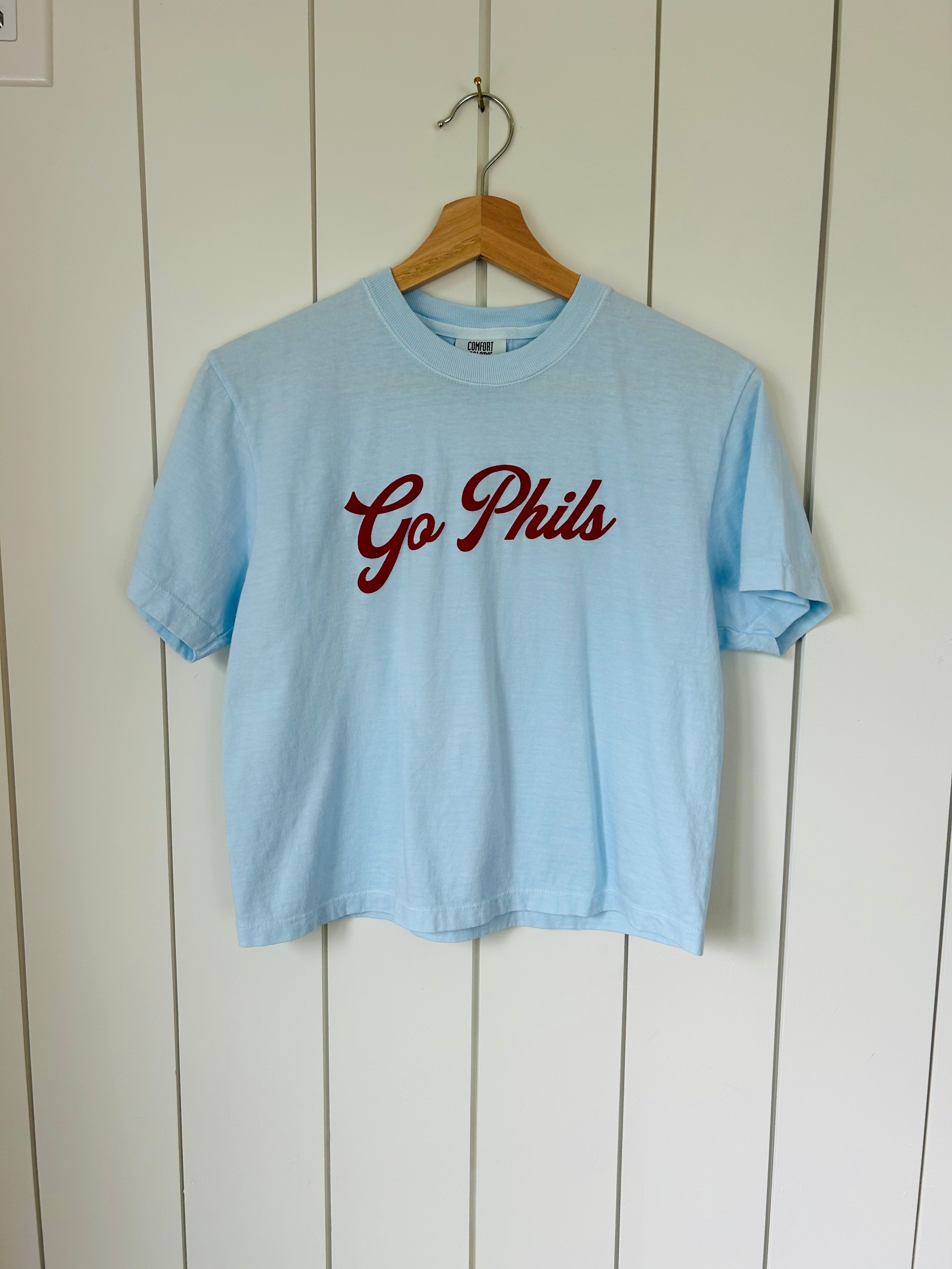 Go Phils Script Blue/Red Cropped Tee